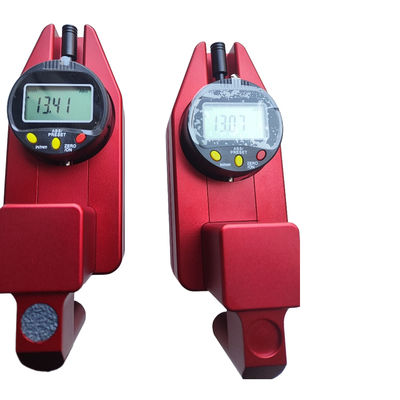 ابزار قابل حمل با دقت بالا برای اندازه‌گیری ضخامت علائم جاده‌ای با نسبت تفکیک‌پذیری 0.01 میلی‌متر