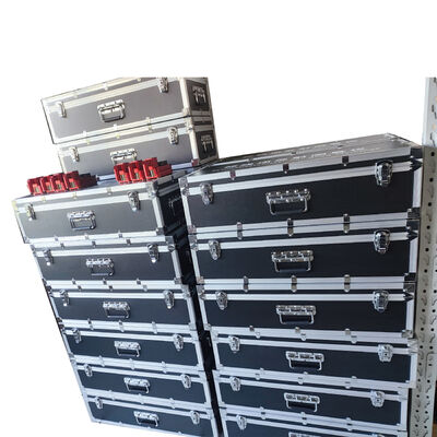 فضای ذخیره‌سازی داده 16 گیگابایت، بیش از 200000 داده آزمایشی، حجم کلی متر رترورفلکتور 700 میلی‌متر در 135 میلی‌متر در 115 میلی‌متر و دمای رنگ 2856±50 کلوین، منبع نور استاندارد A